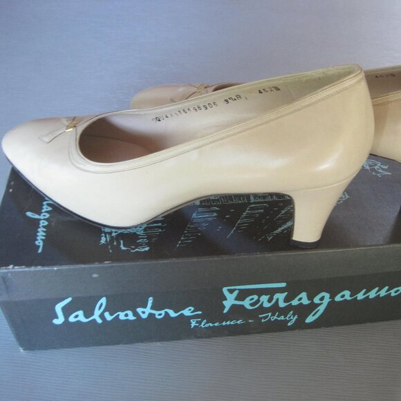 Salvatore Ferragamo Boutique Shoes 91/2 B Gently Worn with Box - Picture 3 of 4